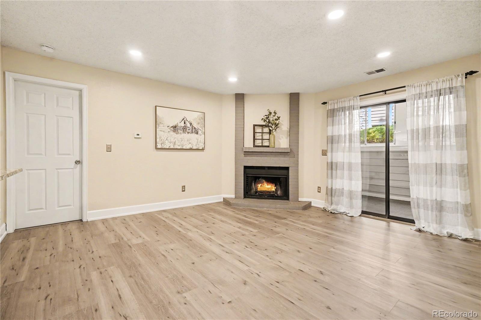 MLS Image #3 for 8376 s upham way,littleton, Colorado