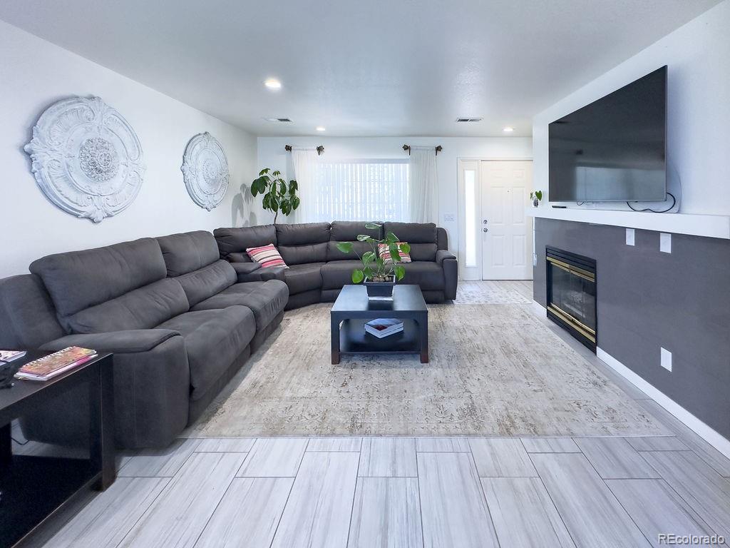 MLS Image #2 for 19163 e wyoming drive,aurora, Colorado
