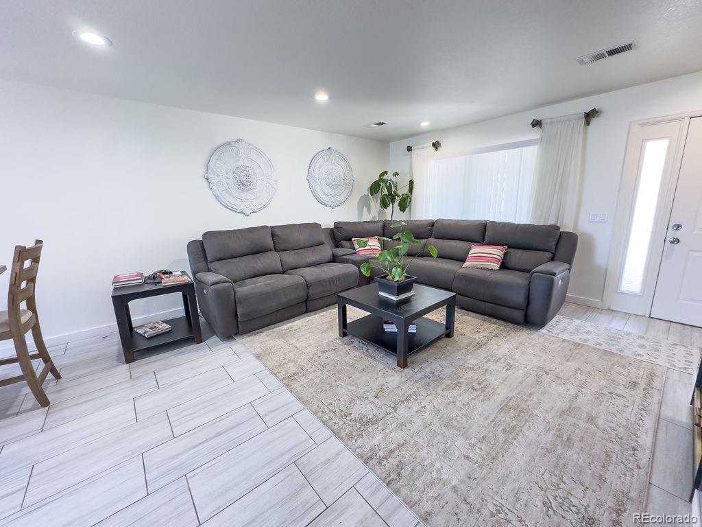 MLS Image #3 for 19163 e wyoming drive,aurora, Colorado