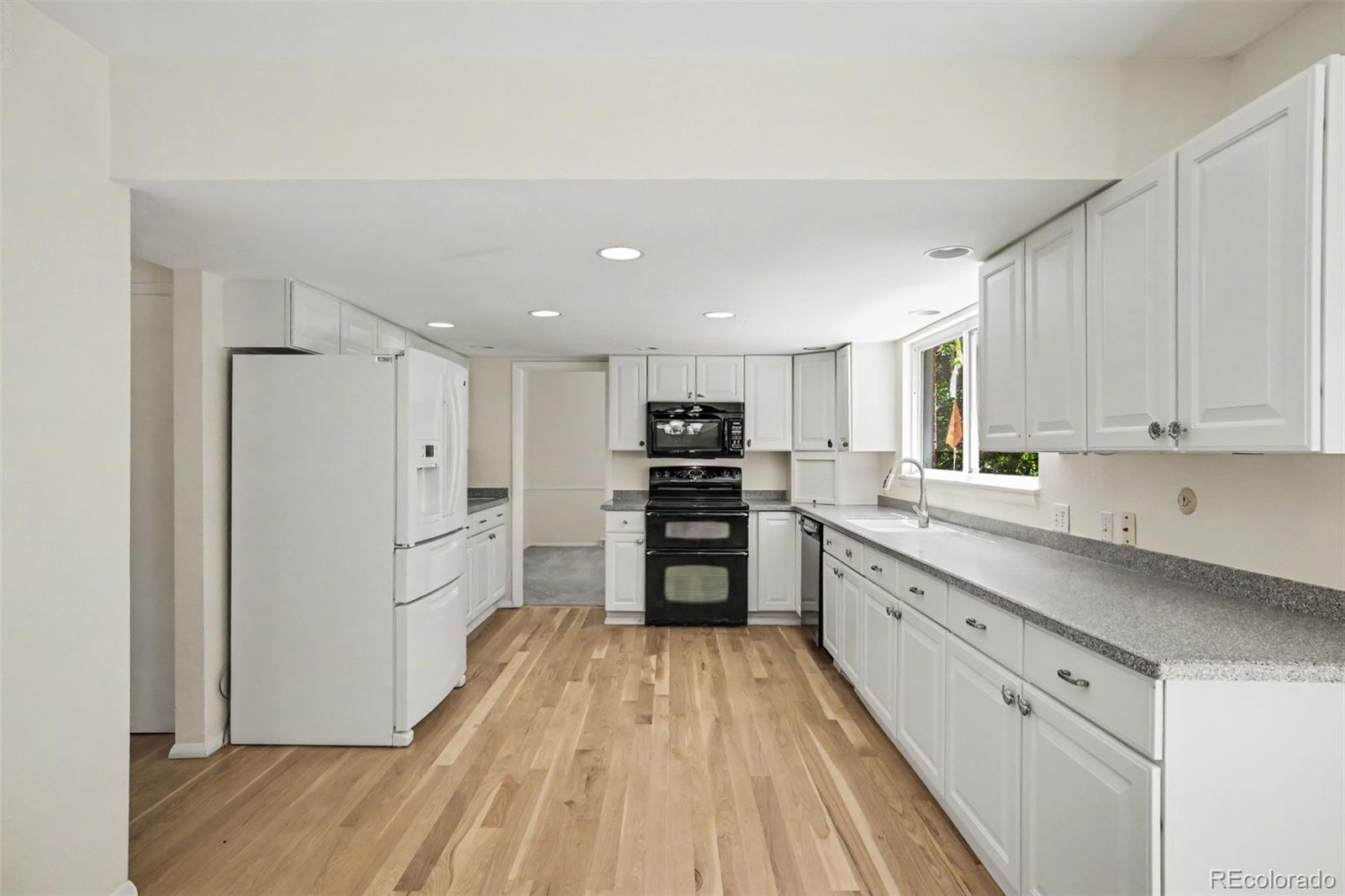 MLS Image #5 for 5496 w hinsdale place,littleton, Colorado