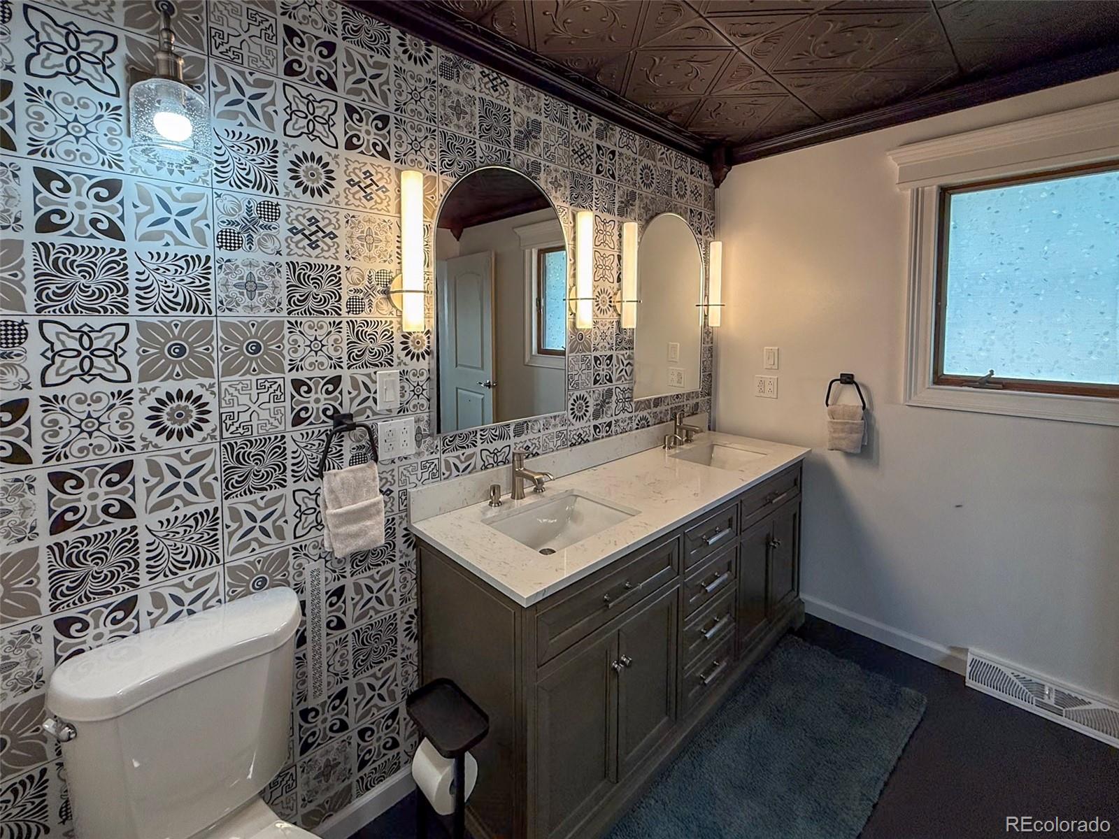 MLS Image #7 for 870  15th street,burlington, Colorado