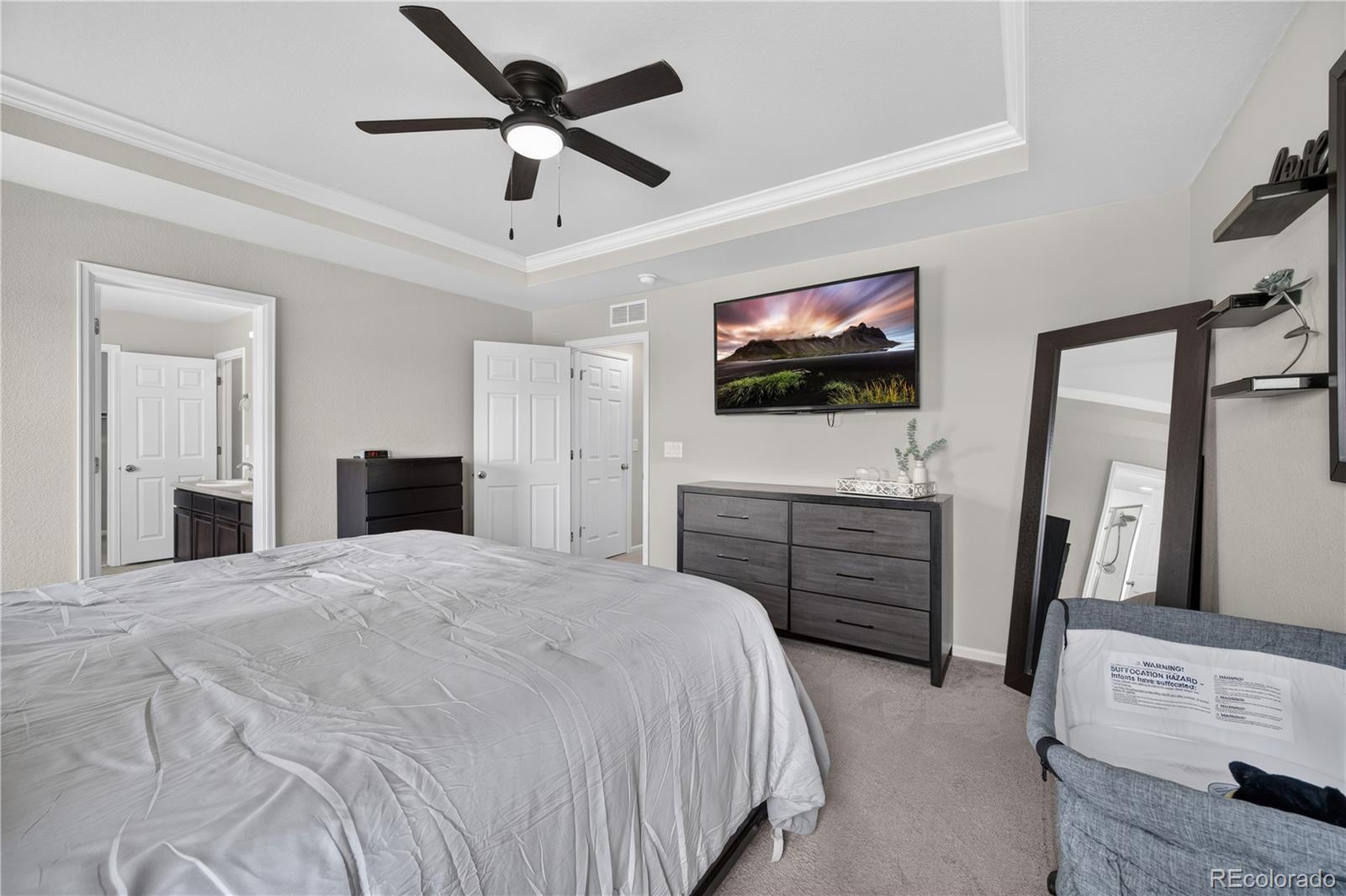MLS Image #14 for 15803 e warner drive,denver, Colorado