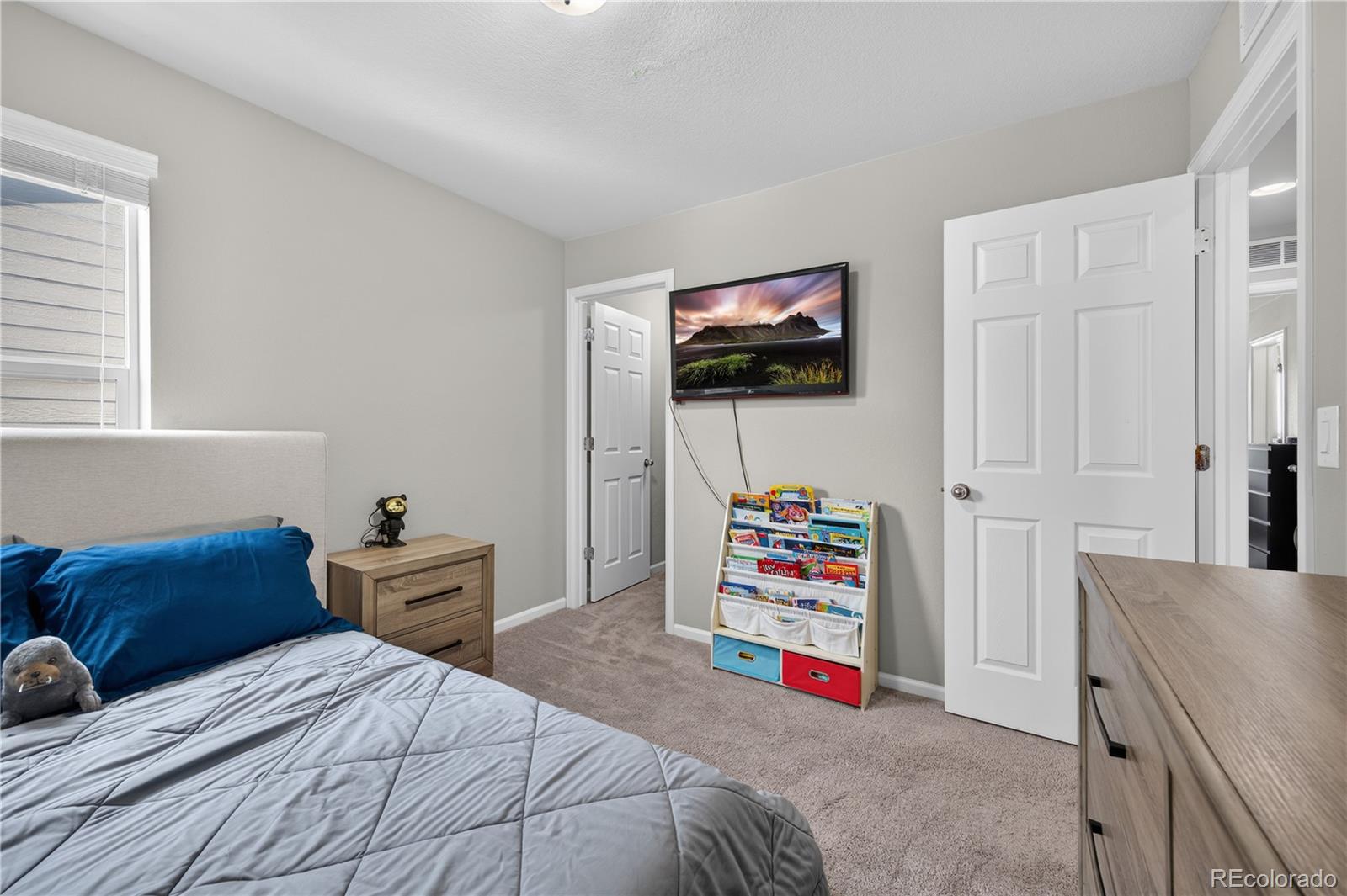 MLS Image #18 for 15803 e warner drive,denver, Colorado