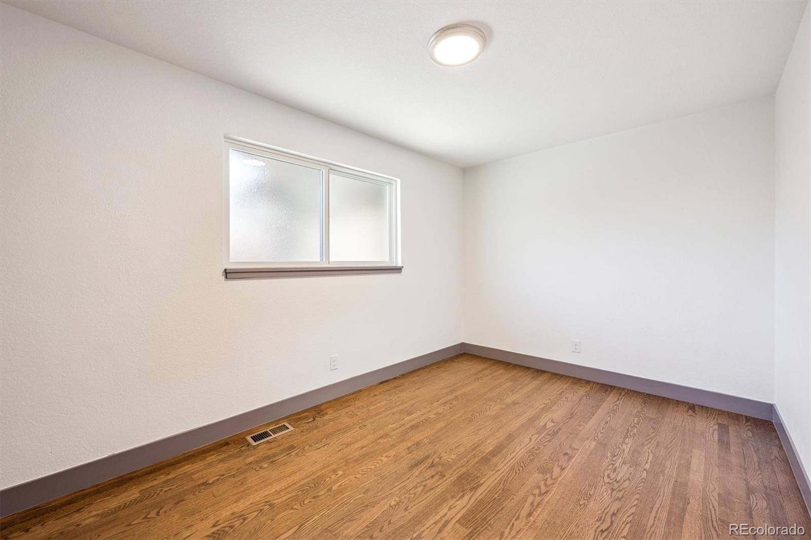 MLS Image #14 for 3325  poplar street,denver, Colorado