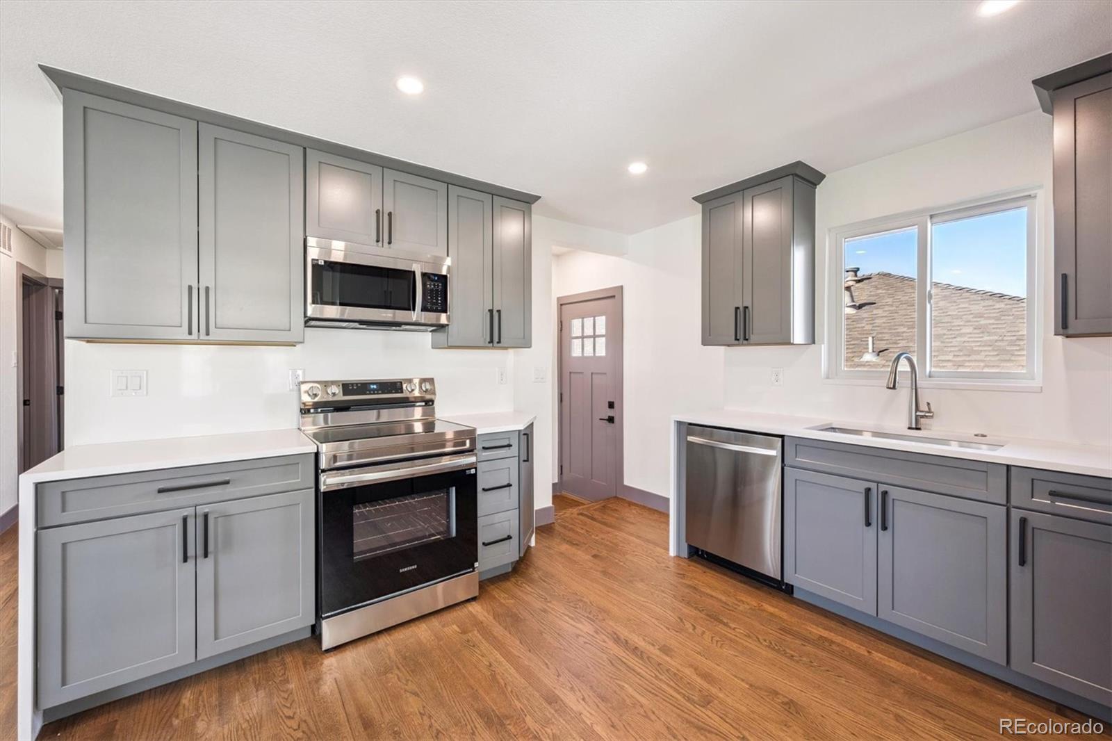 MLS Image #5 for 3325  poplar street,denver, Colorado