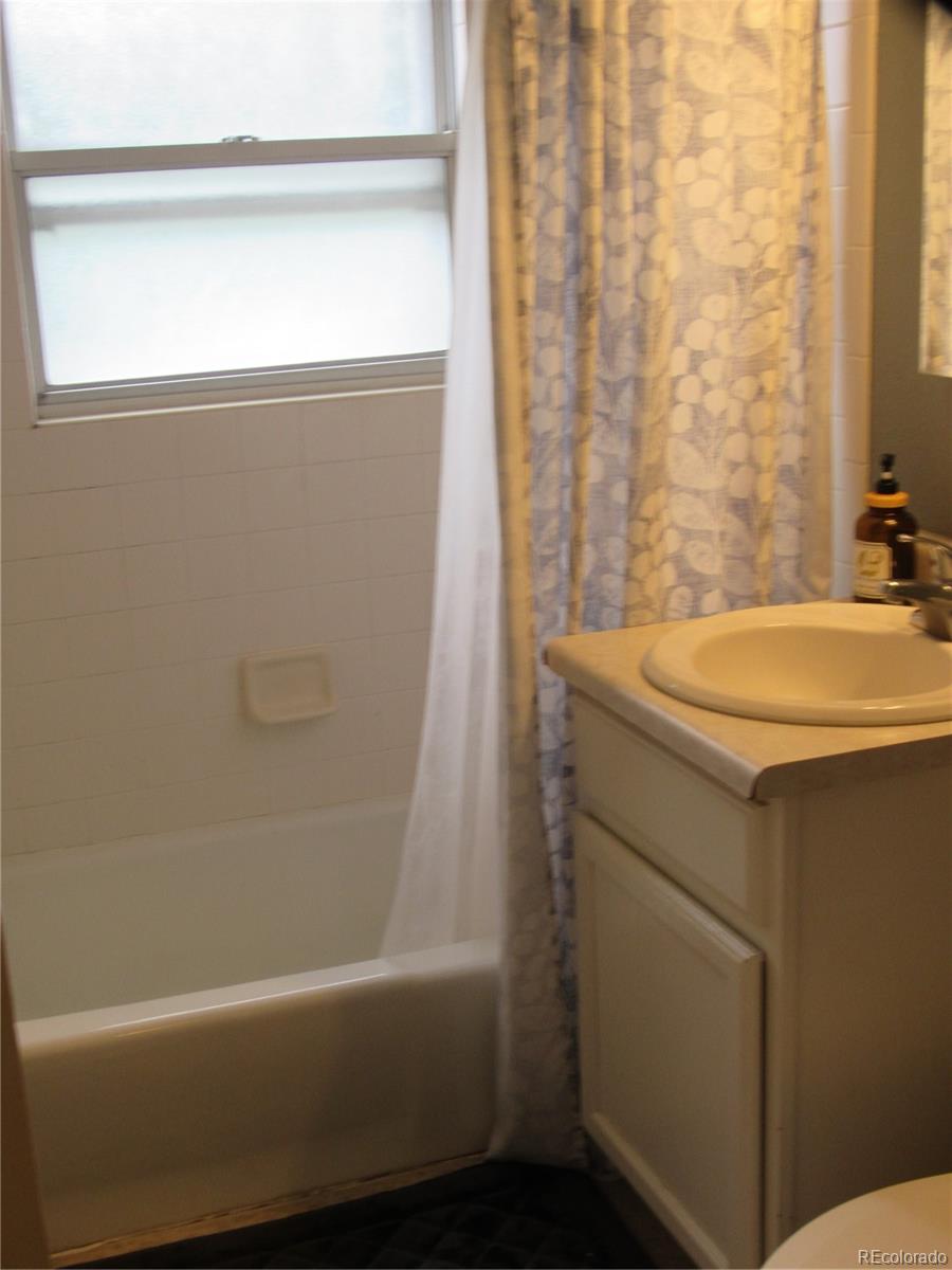 MLS Image #11 for 7018 e 1st place,denver, Colorado