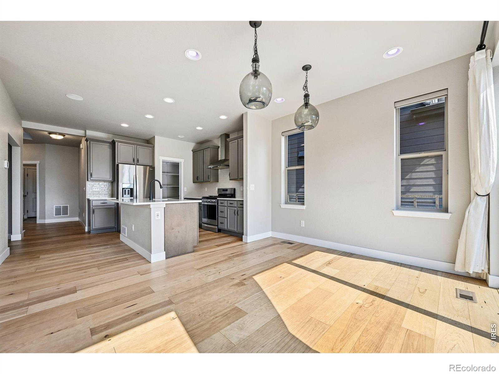 MLS Image #10 for 6896  canosa street,denver, Colorado
