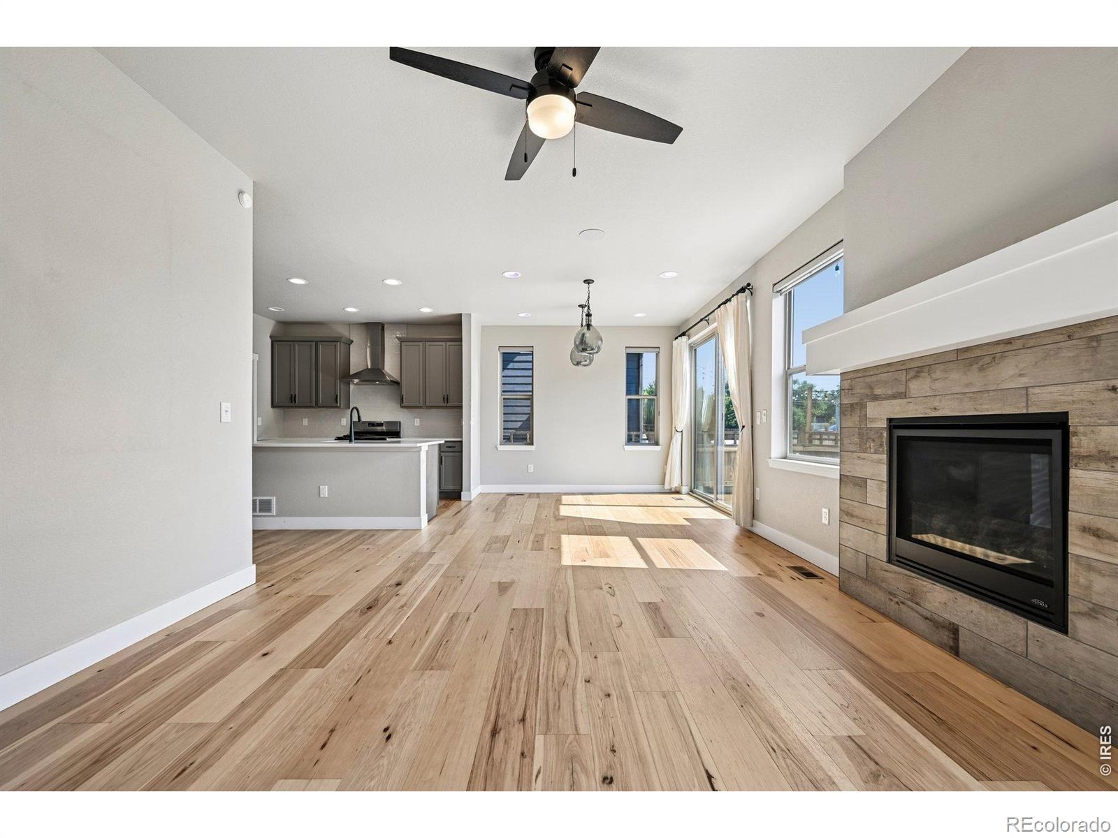 MLS Image #5 for 6896  canosa street,denver, Colorado