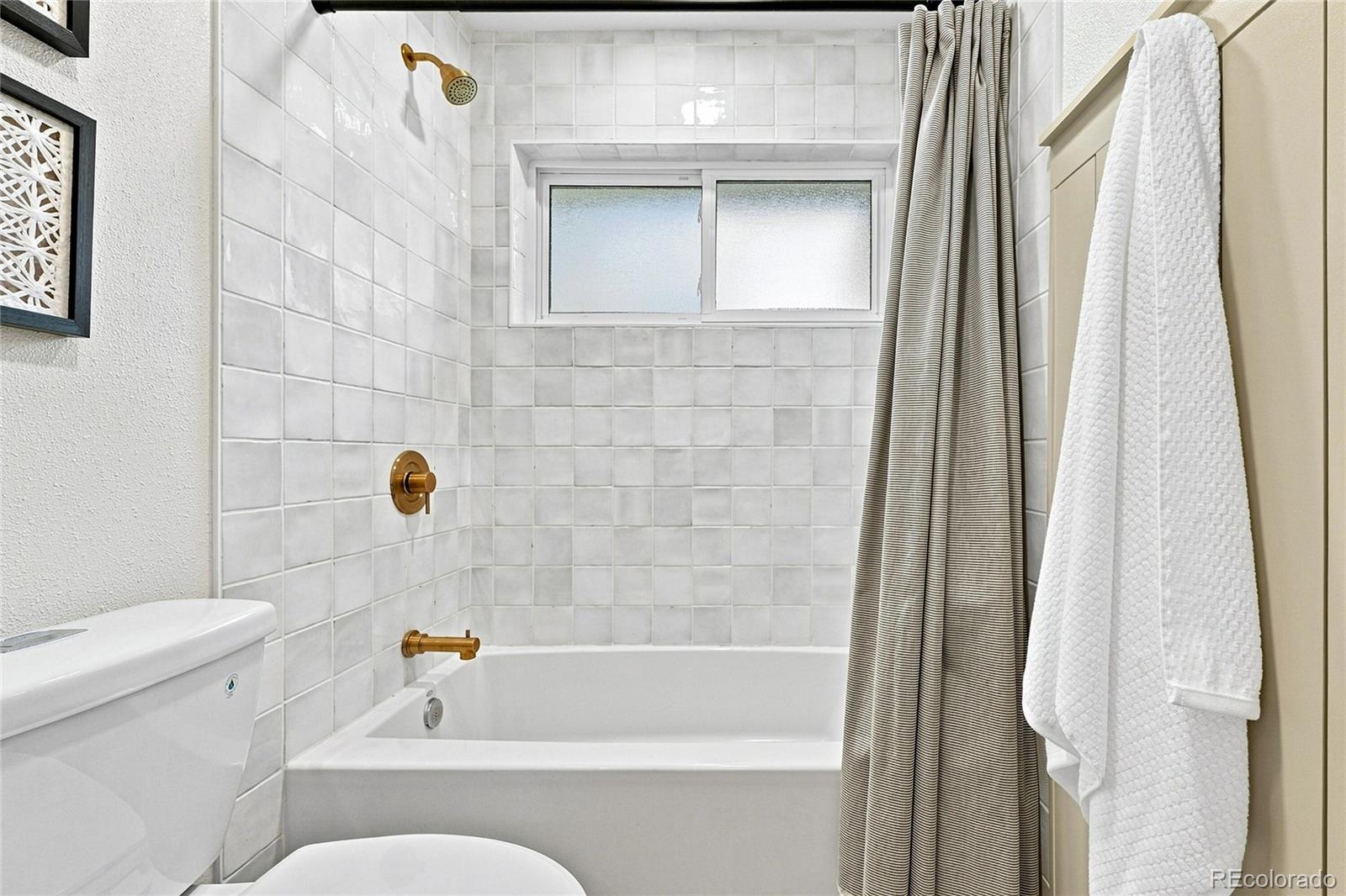 MLS Image #14 for 2386 s bellaire street,denver, Colorado
