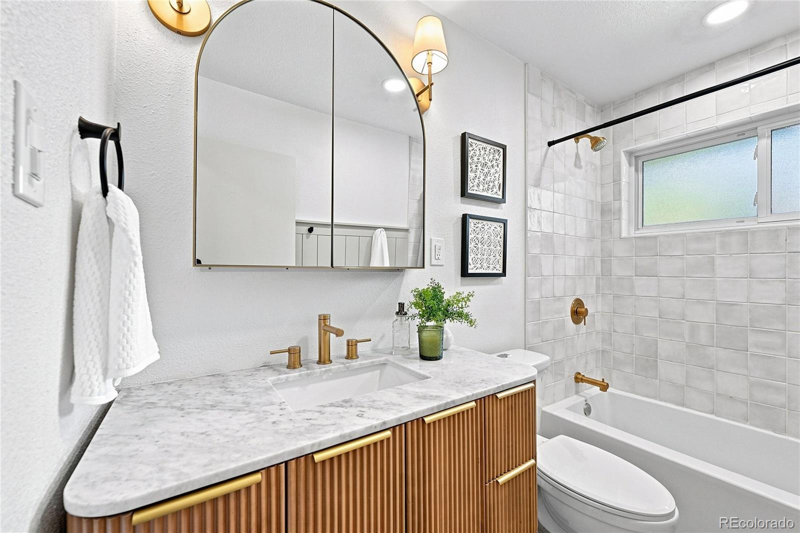MLS Image #15 for 2386 s bellaire street,denver, Colorado