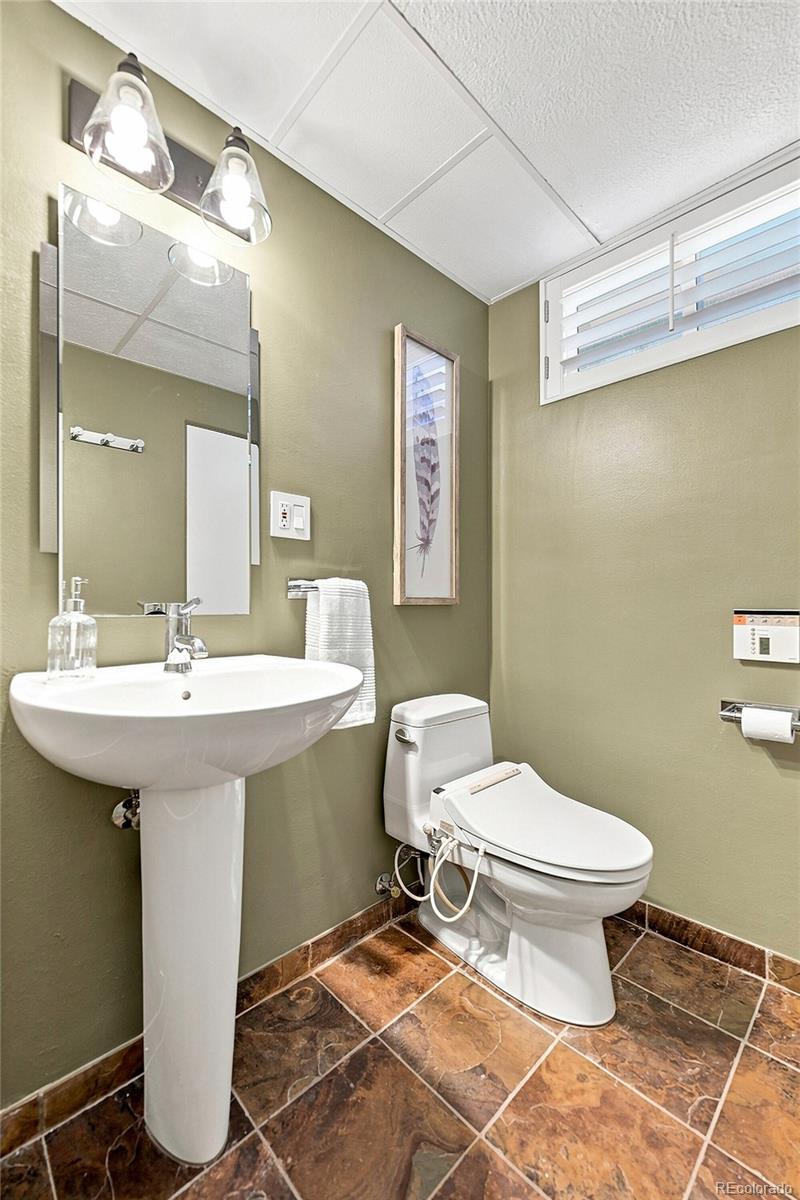 MLS Image #25 for 2386 s bellaire street,denver, Colorado