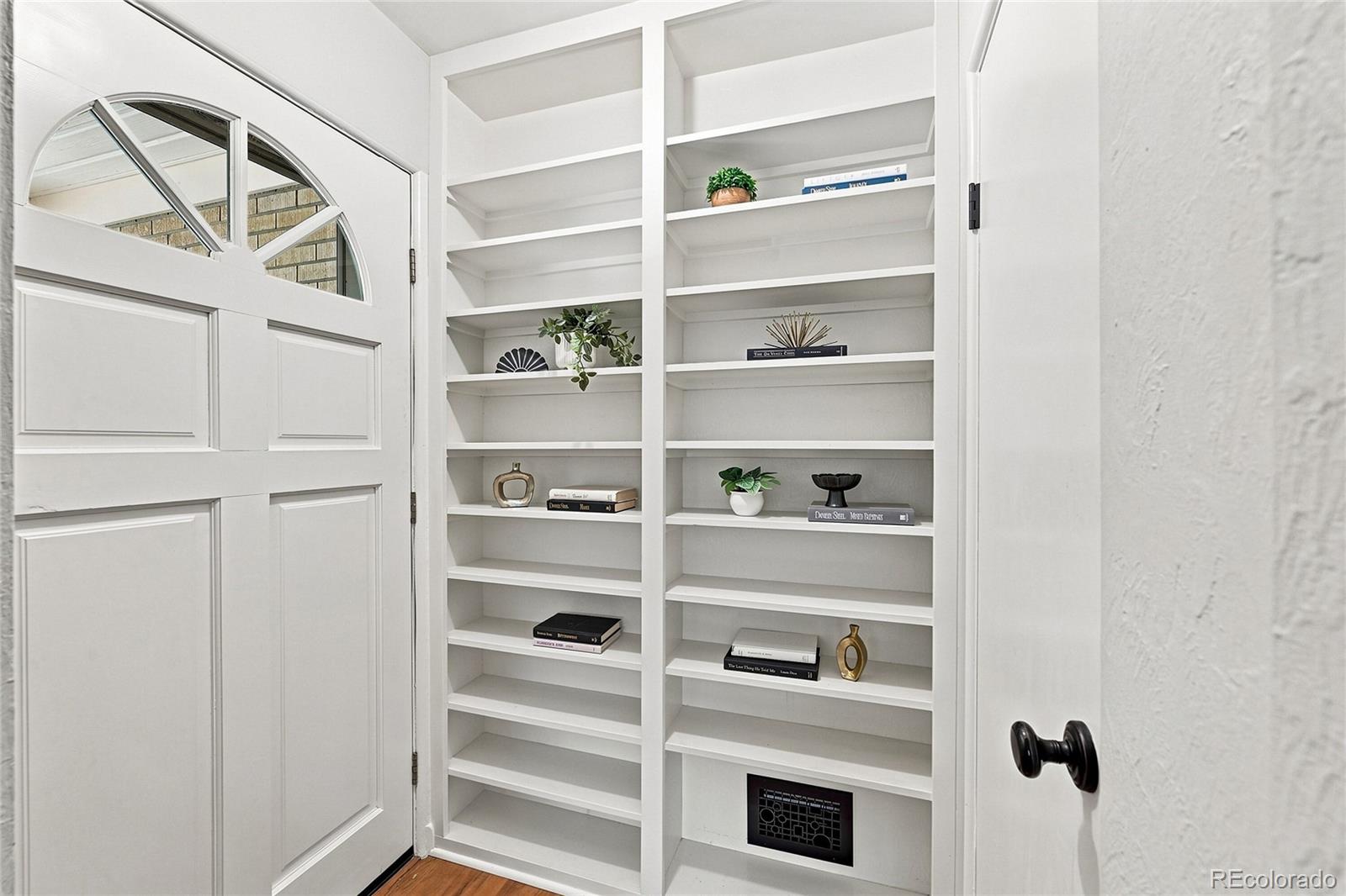 MLS Image #3 for 2386 s bellaire street,denver, Colorado