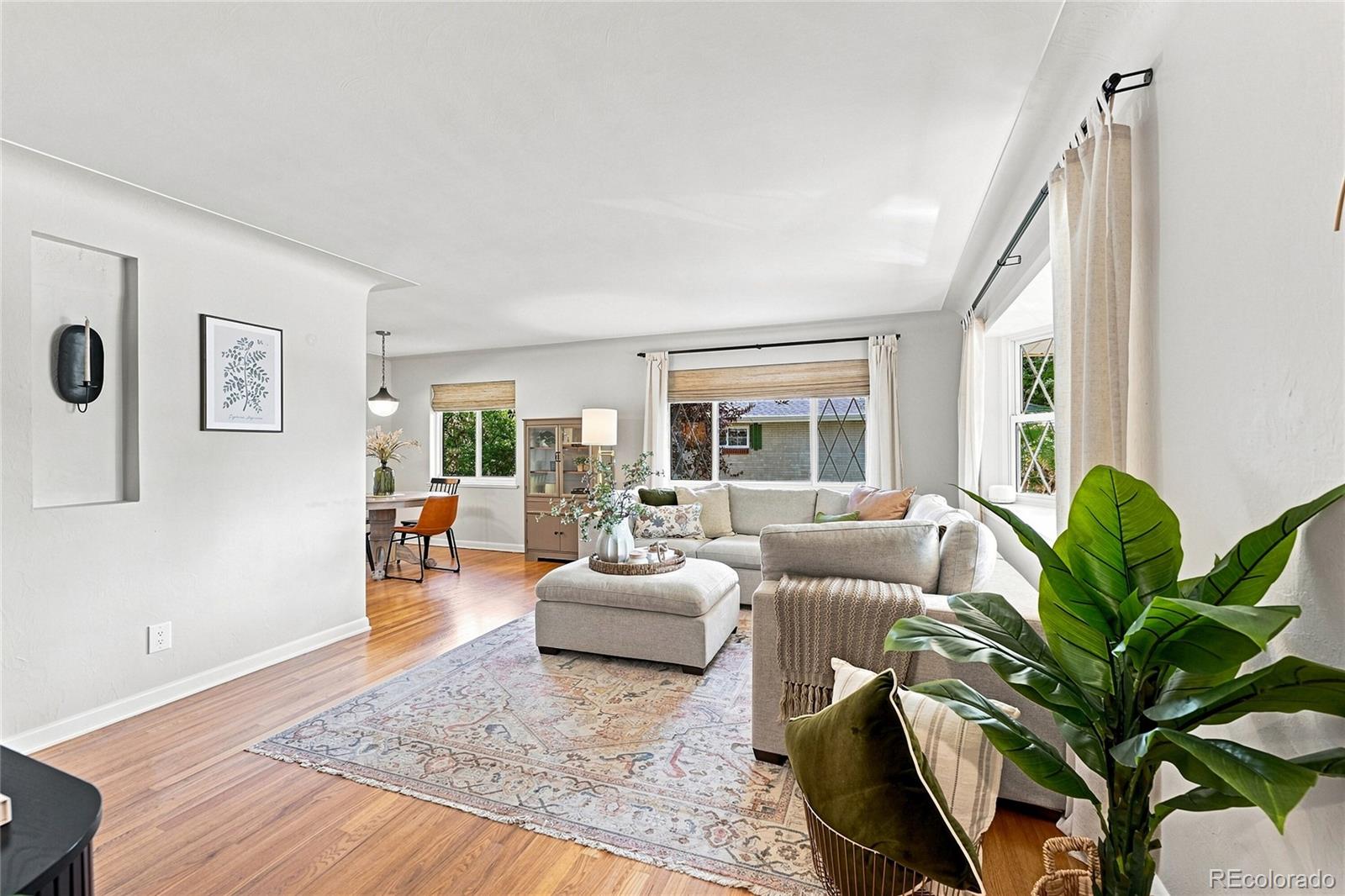 MLS Image #4 for 2386 s bellaire street,denver, Colorado