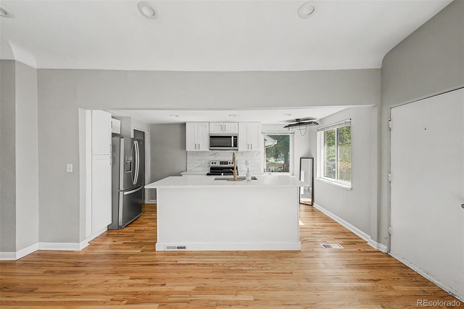 MLS Image #6 for 3505 n elizabeth street,denver, Colorado