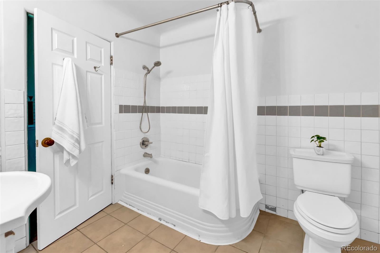 MLS Image #19 for 3430 n harrison street,denver, Colorado