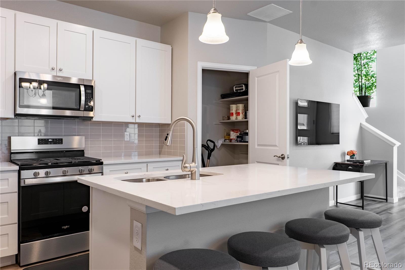 MLS Image #6 for 1981 s poplar ,denver, Colorado