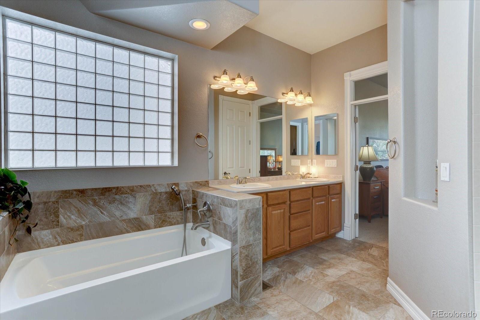 MLS Image #17 for 9557 w plymouth avenue,littleton, Colorado