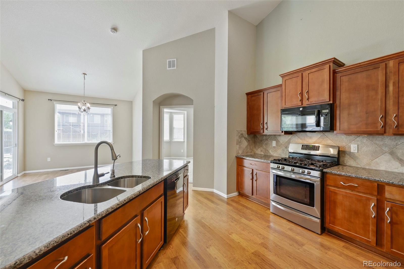 MLS Image #13 for 10298  nucla street,commerce city, Colorado