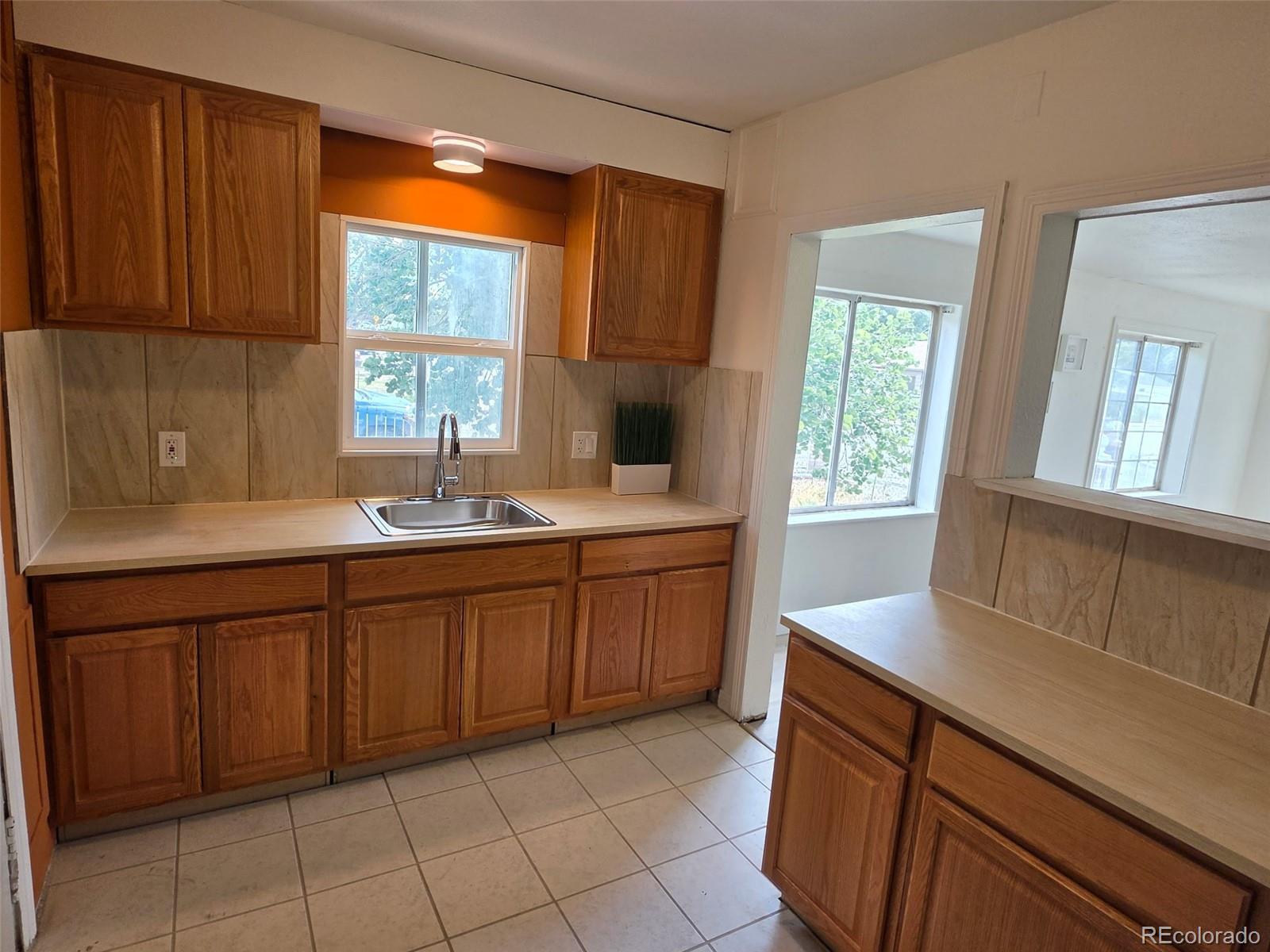 MLS Image #10 for 4950  steele street,denver, Colorado