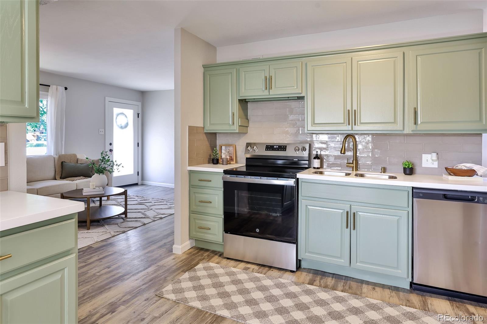 MLS Image #11 for 6102  grape drive,commerce city, Colorado