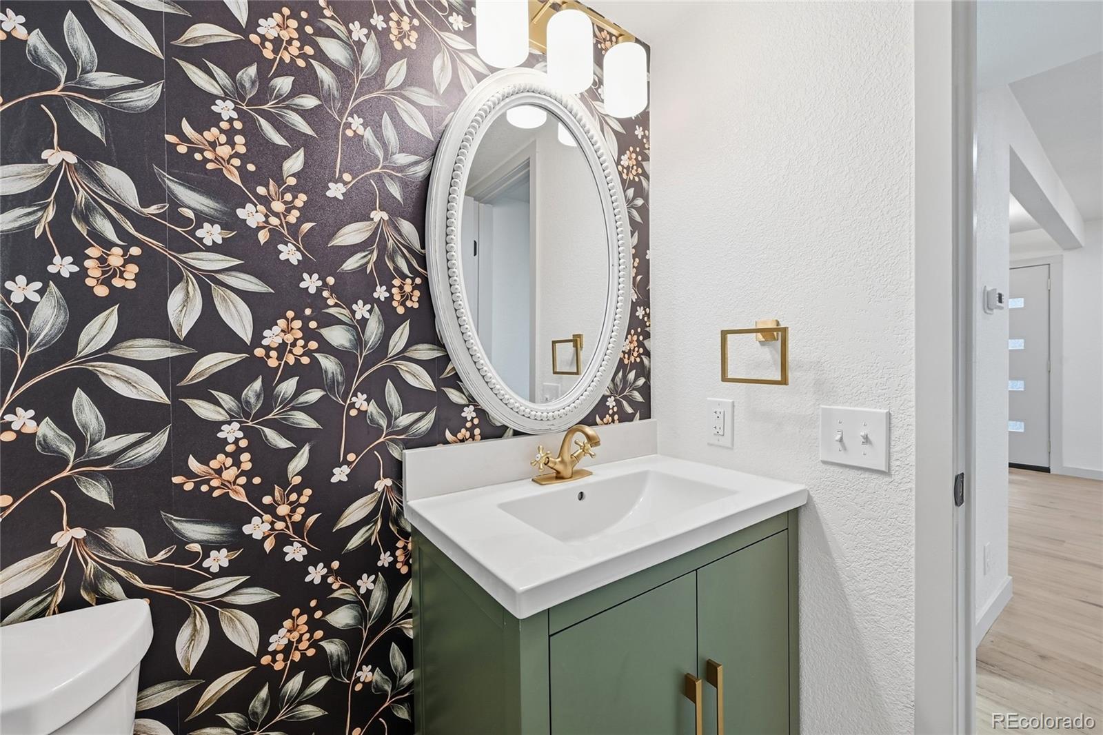 MLS Image #11 for 580 s field court,denver, Colorado