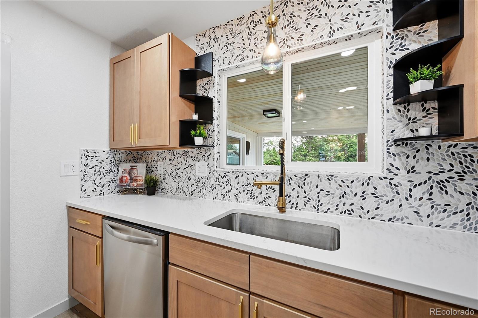 MLS Image #3 for 580 s field court,denver, Colorado