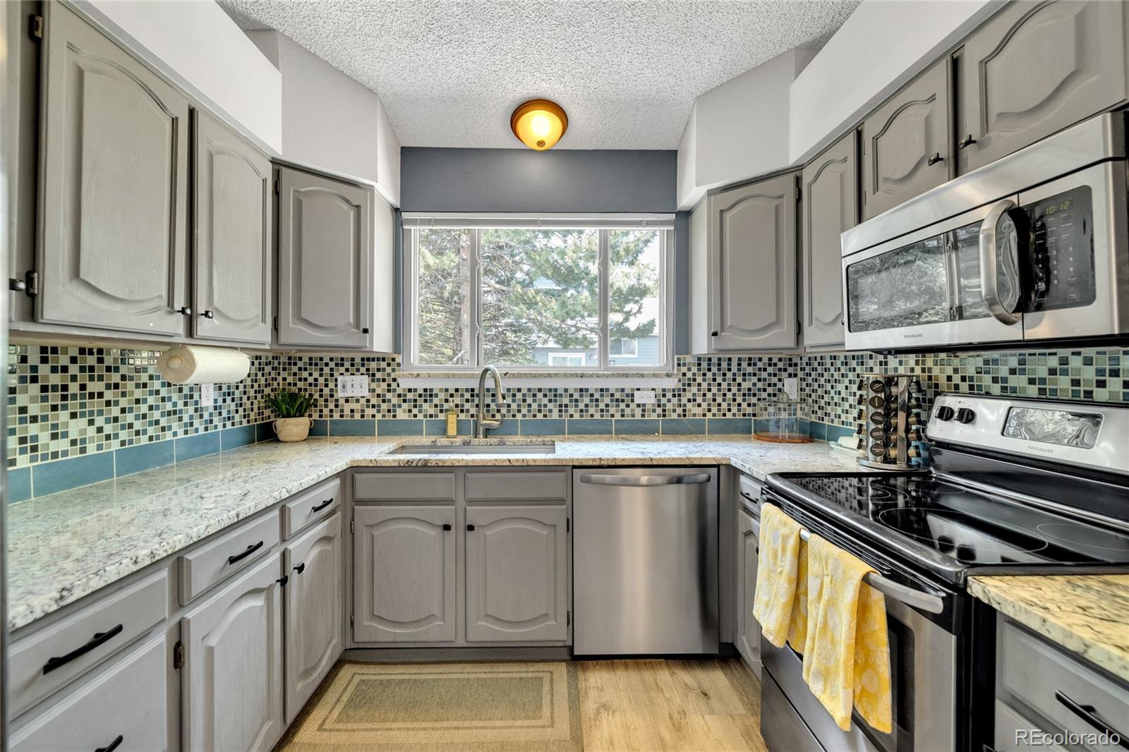 MLS Image #12 for 7531  dawn court,littleton, Colorado