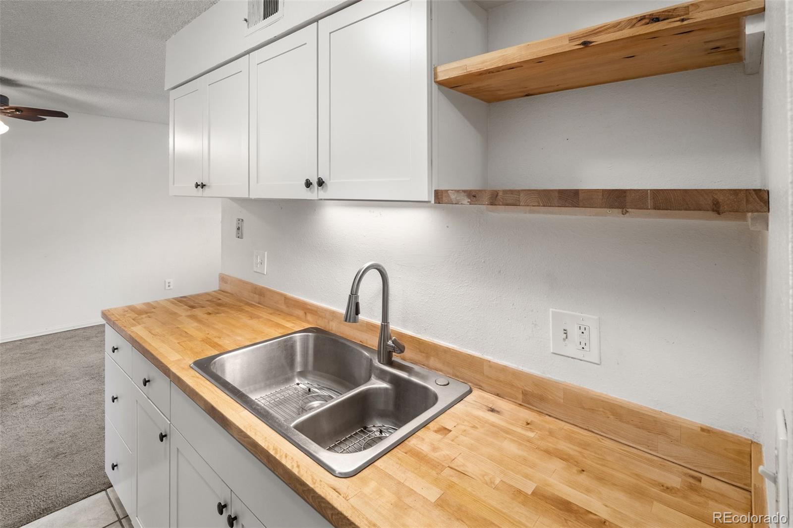 MLS Image #7 for 140 e highline circle 108,centennial, Colorado