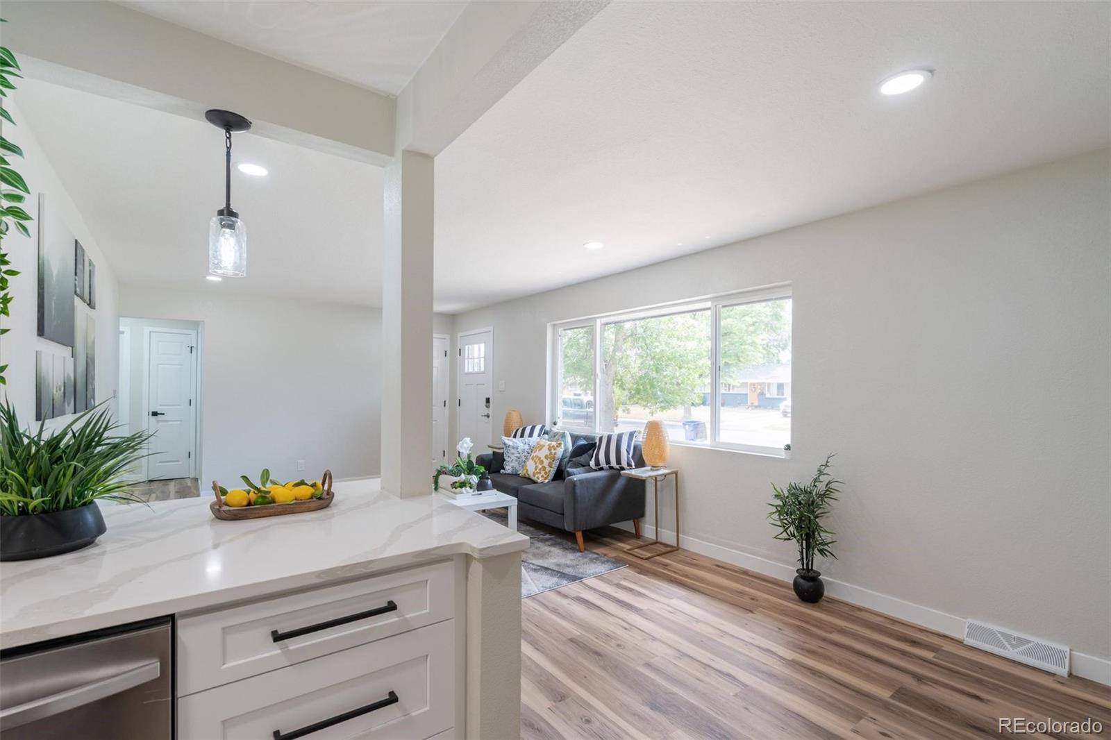 MLS Image #3 for 562  lima street,aurora, Colorado