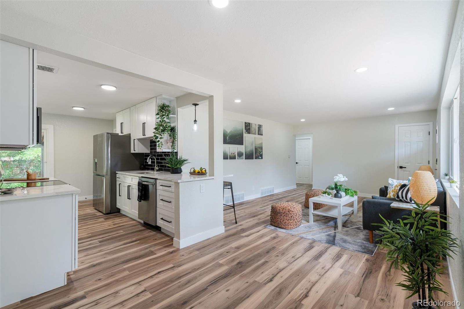 MLS Image #4 for 562  lima street,aurora, Colorado