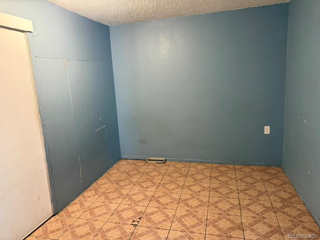 MLS Image #15 for 1653 s yukon street,denver, Colorado