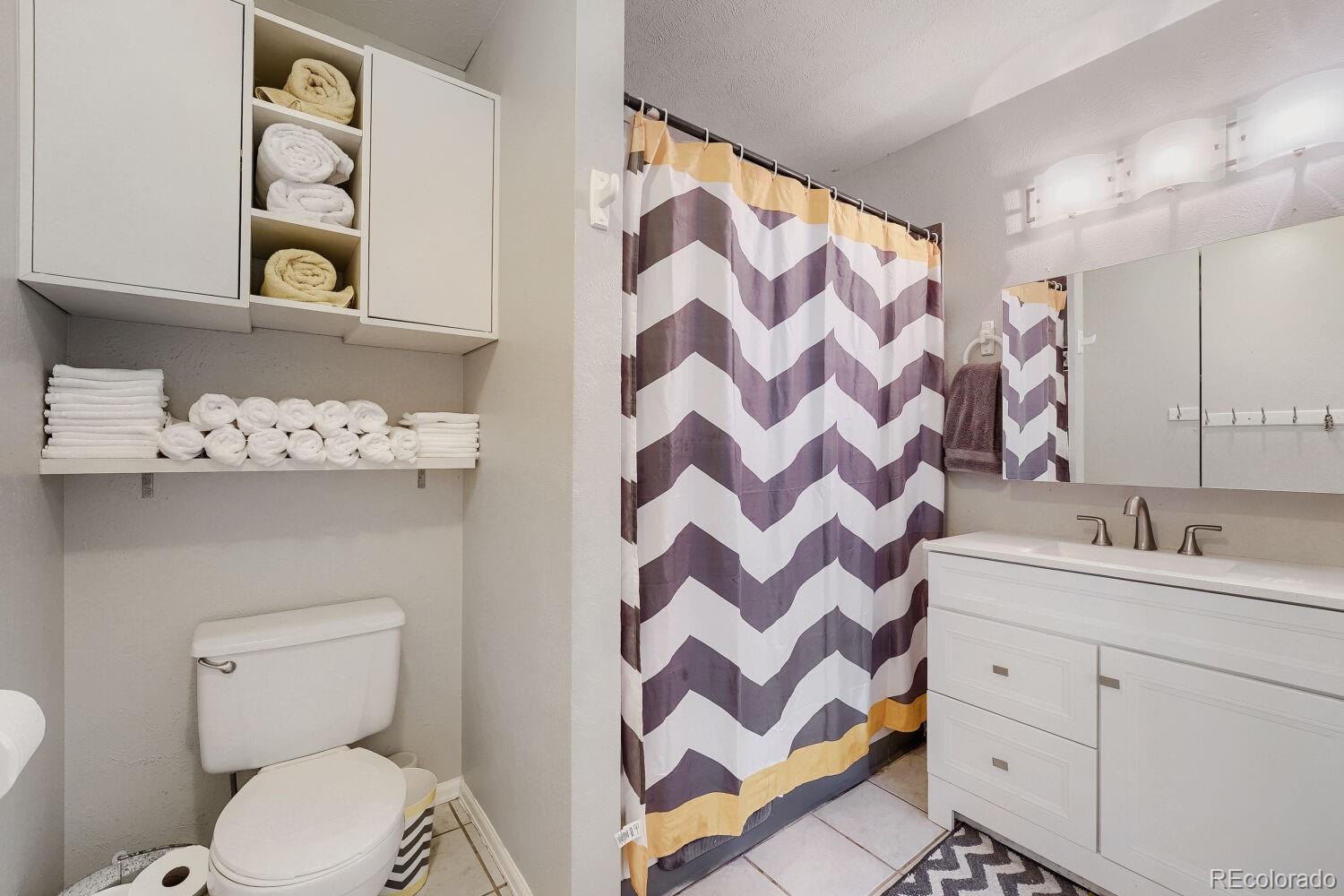 MLS Image #10 for 19073 e 16th avenue,aurora, Colorado