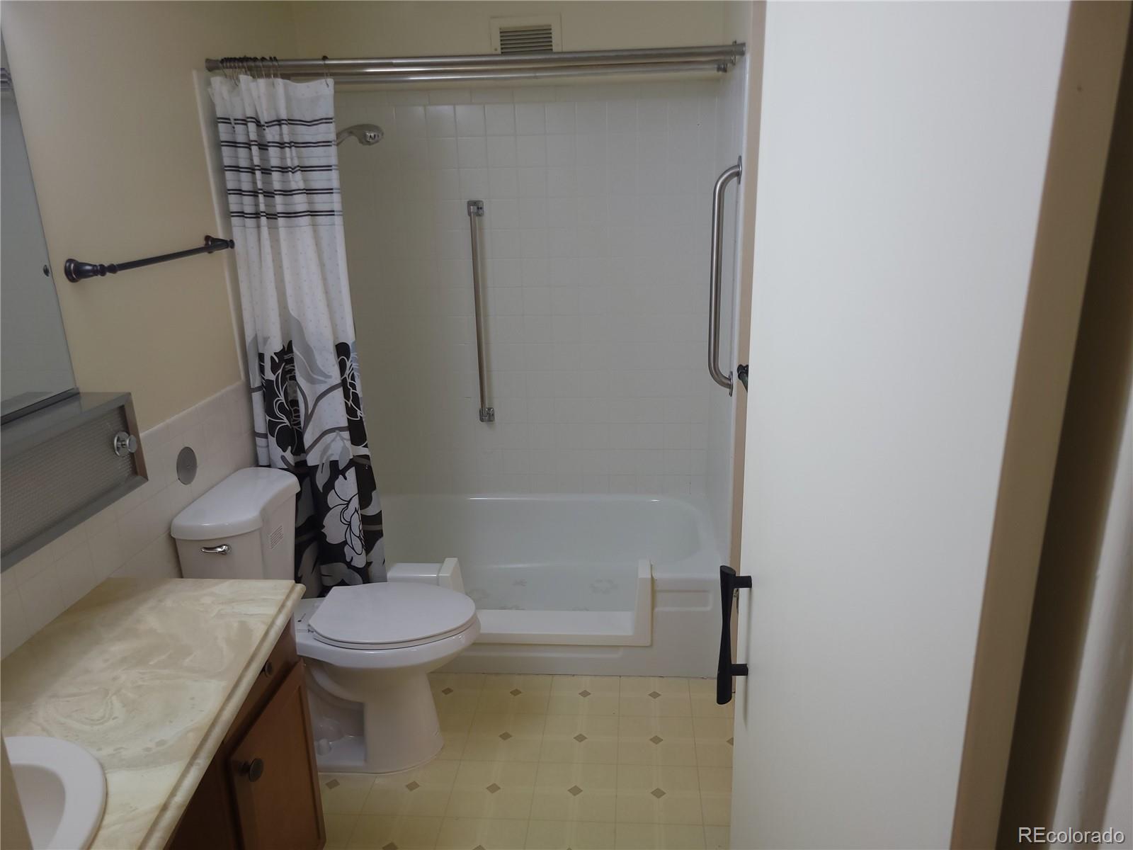 MLS Image #4 for 745 s alton way,denver, Colorado