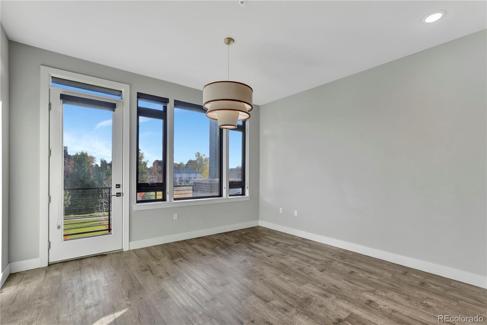 MLS Image #10 for 6618 e lowry boulevard,denver, Colorado