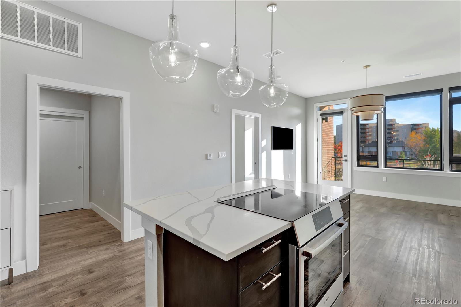 MLS Image #14 for 6618 e lowry boulevard,denver, Colorado