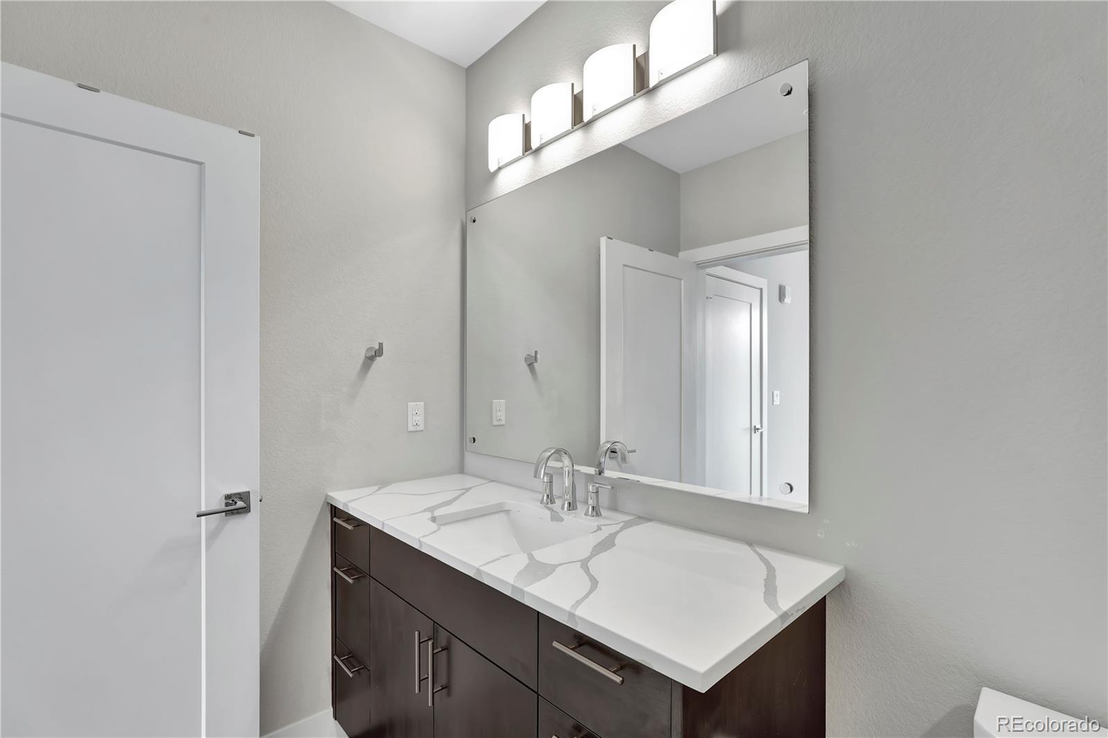 MLS Image #15 for 6618 e lowry boulevard,denver, Colorado