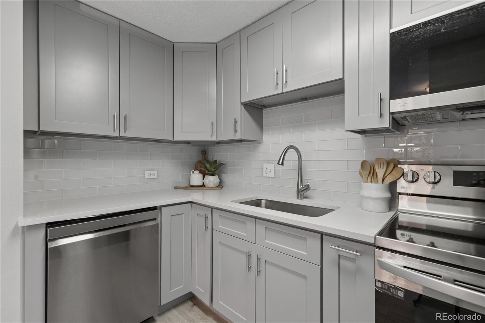 MLS Image #10 for 1029 e 8th avenue,denver, Colorado