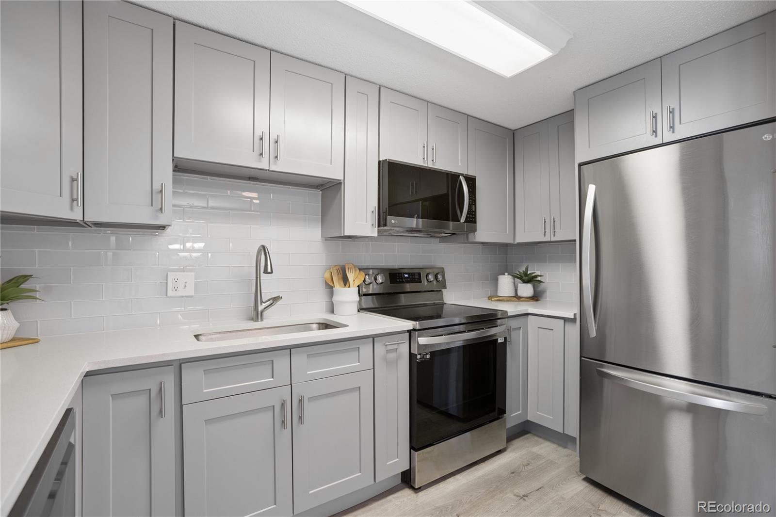 MLS Image #8 for 1029 e 8th avenue,denver, Colorado