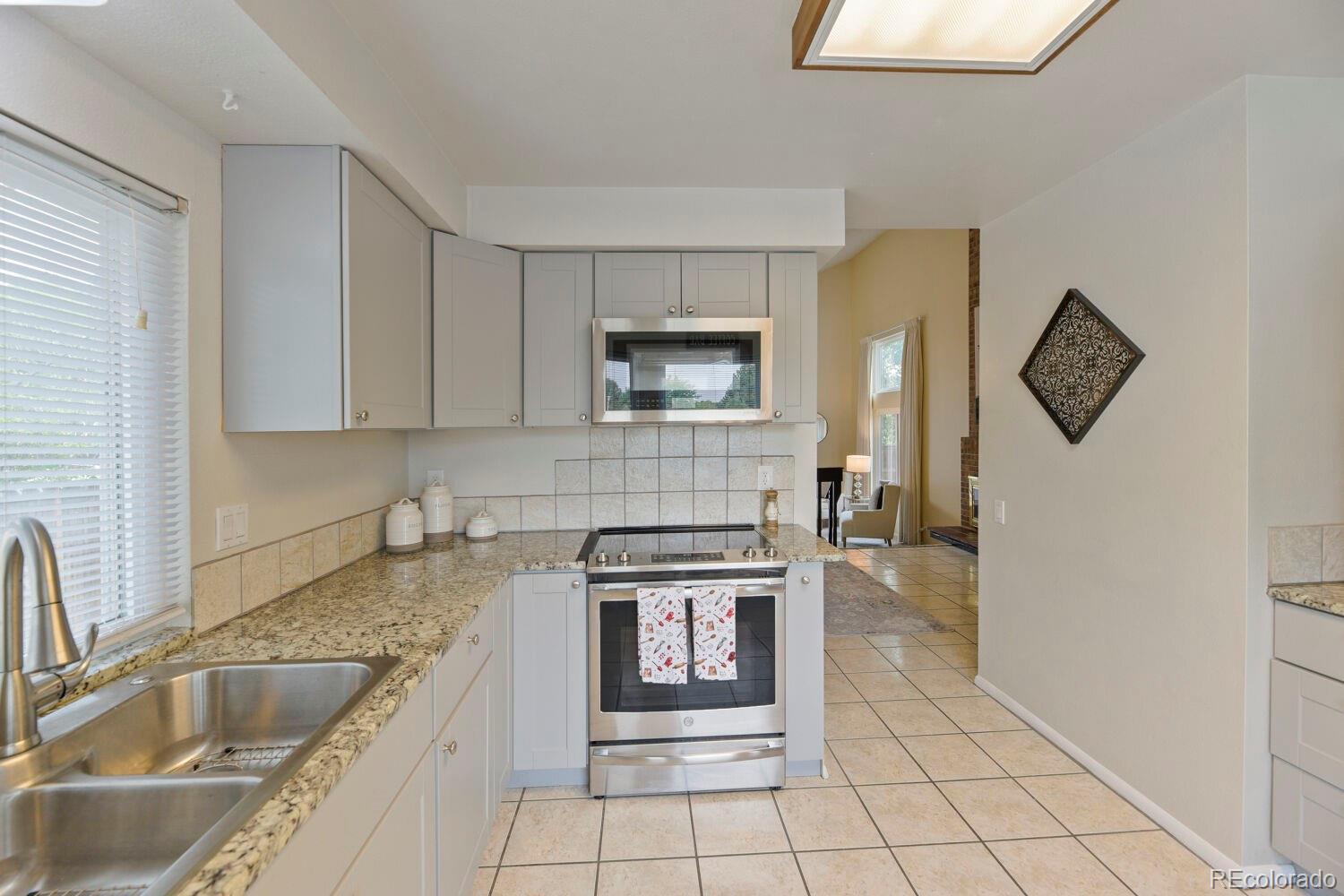 MLS Image #8 for 7304 e mineral place,centennial, Colorado