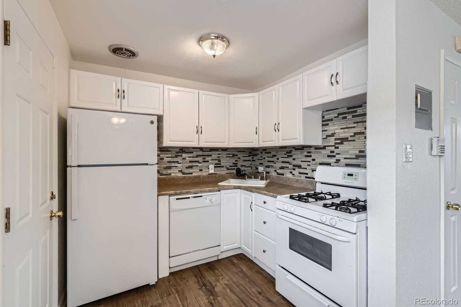 MLS Image #14 for 1525  xenia street,denver, Colorado