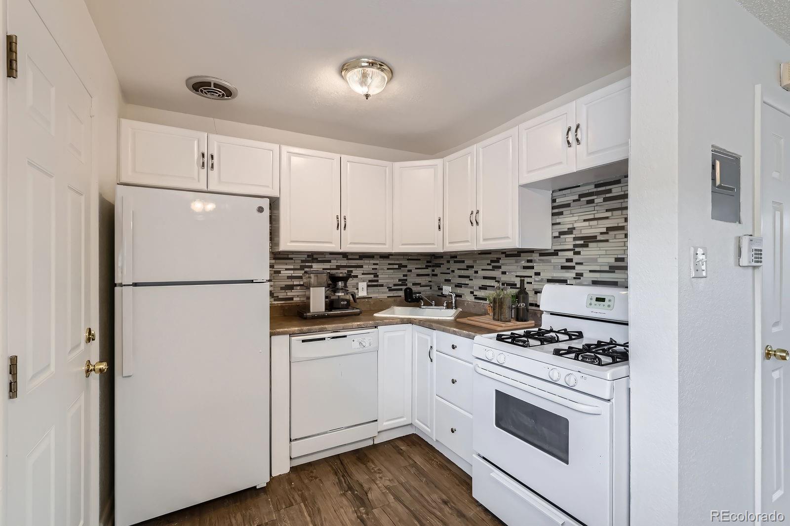MLS Image #4 for 1525  xenia street,denver, Colorado