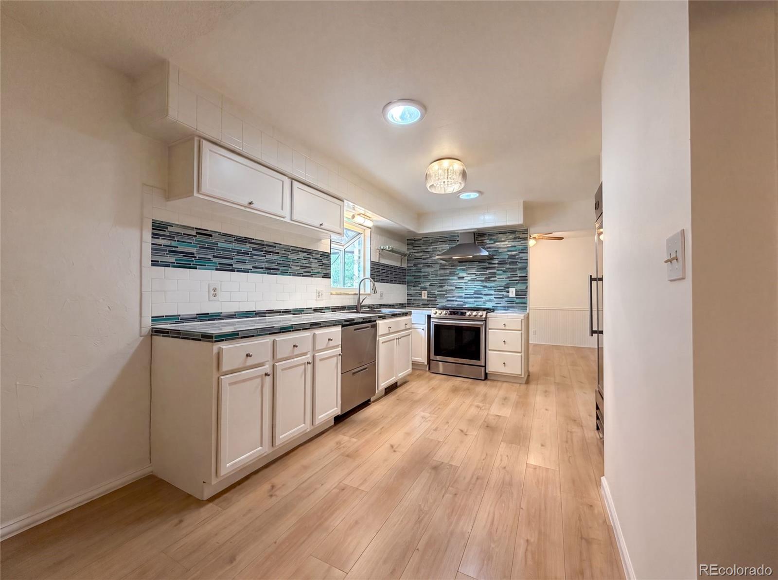 MLS Image #11 for 1307  redwood drive,loveland, Colorado