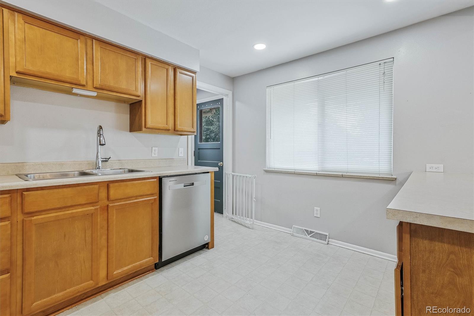 MLS Image #10 for 4200 e fremont avenue,littleton, Colorado