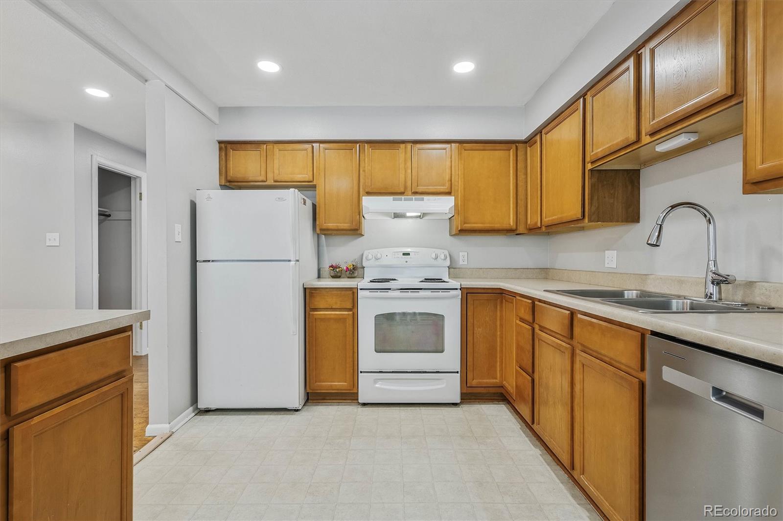 MLS Image #11 for 4200 e fremont avenue,littleton, Colorado