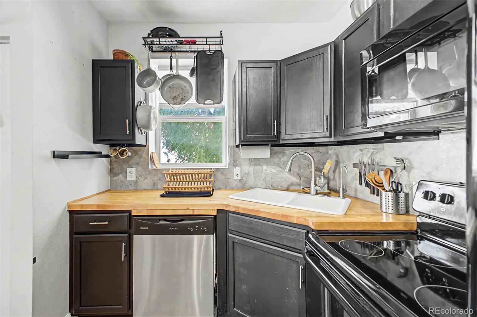 MLS Image #15 for 610 n logan street,denver, Colorado