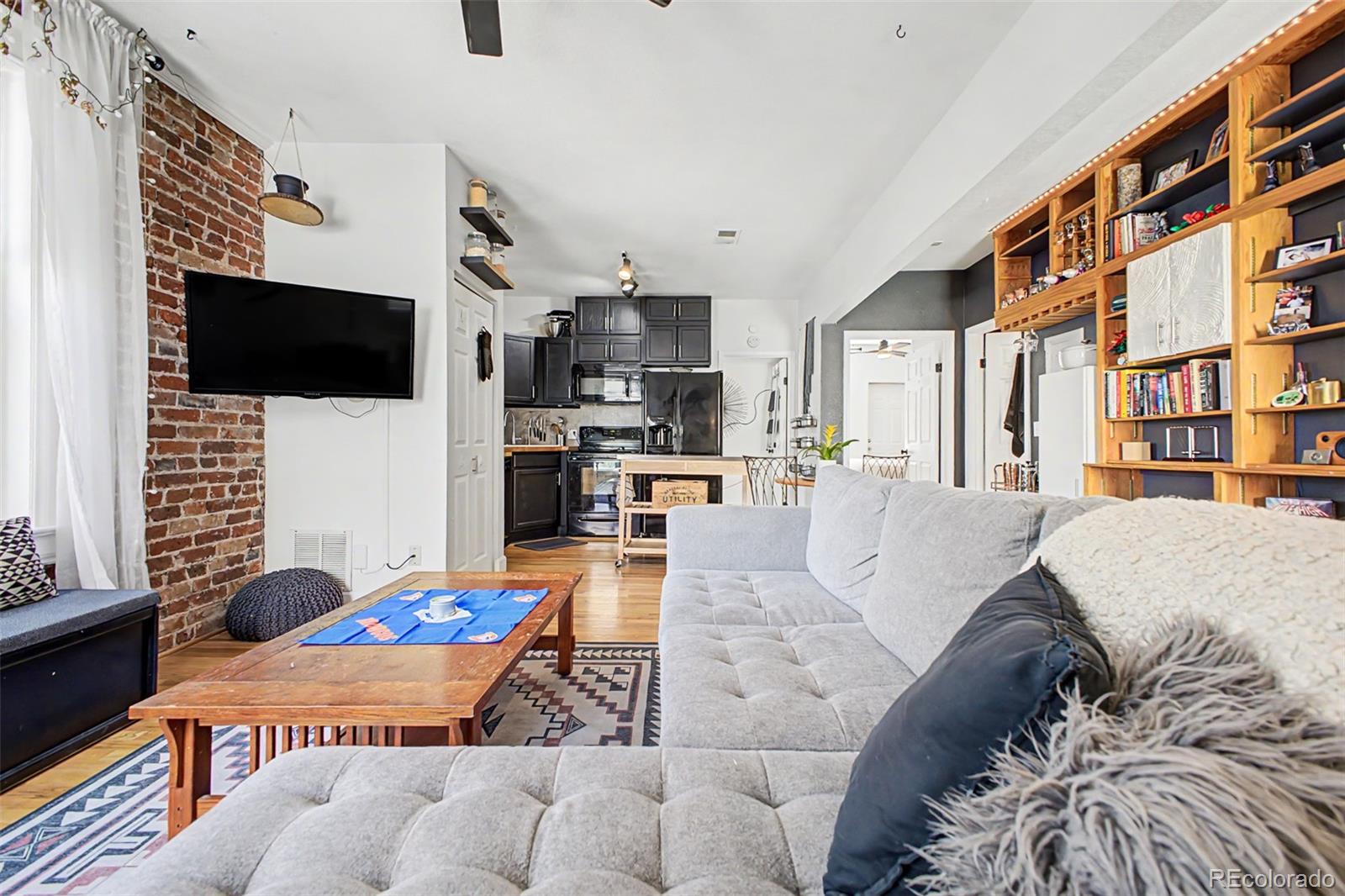 MLS Image #4 for 610 n logan street,denver, Colorado