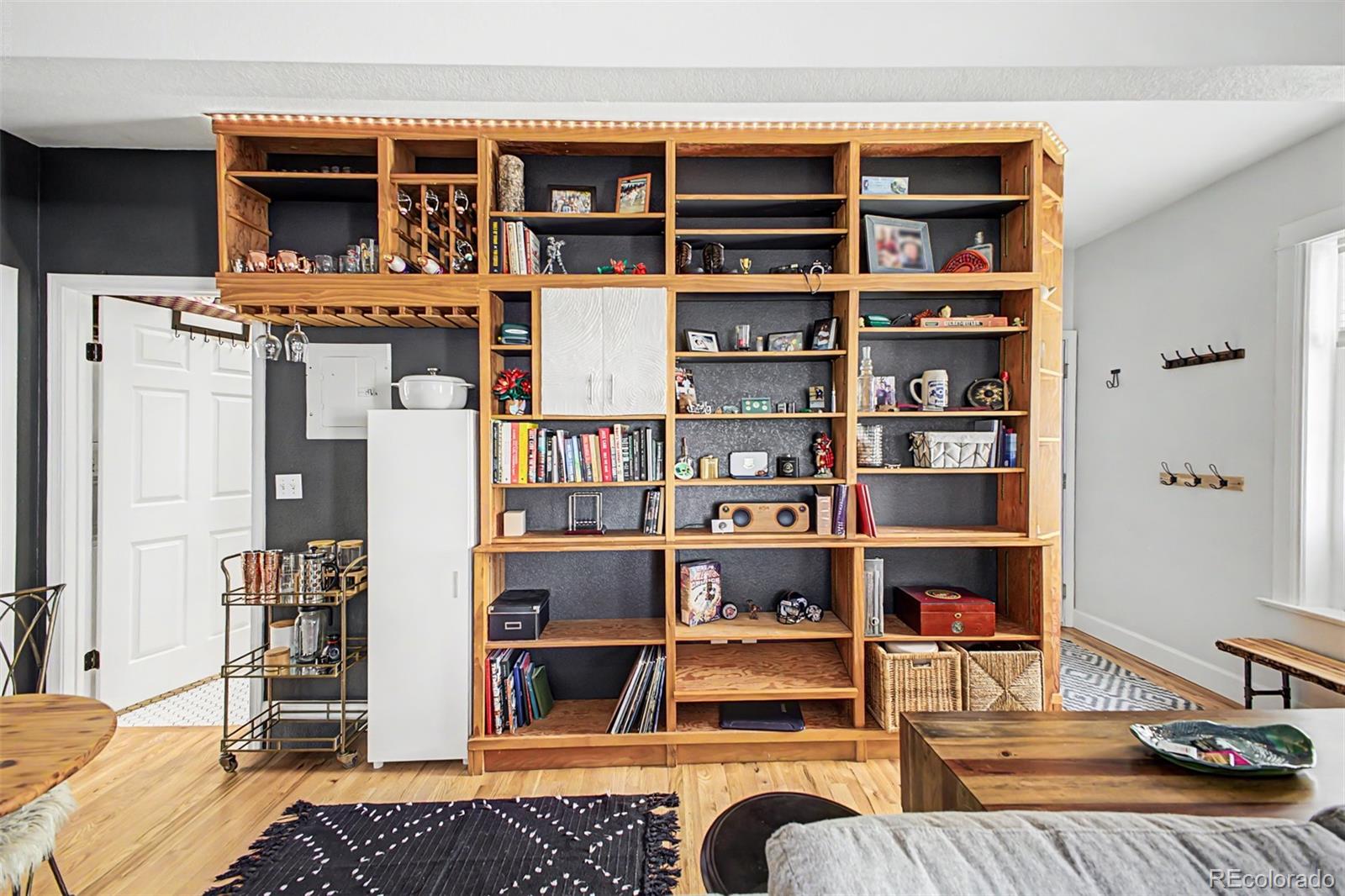 MLS Image #7 for 610 n logan street,denver, Colorado