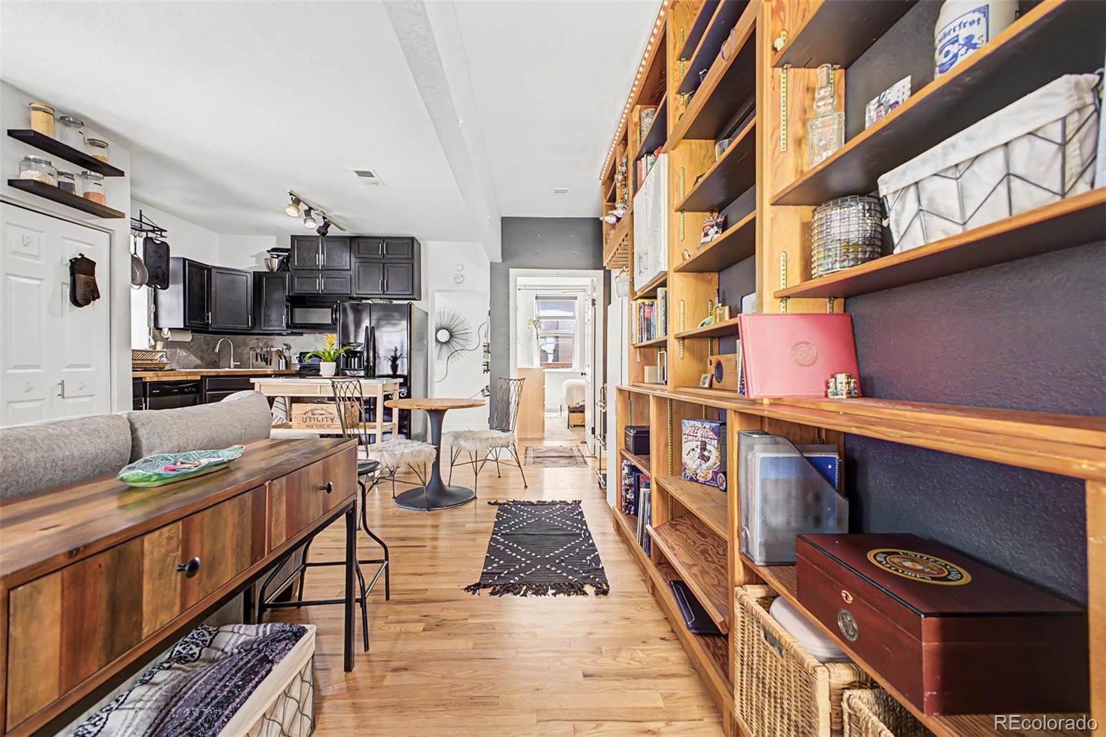 MLS Image #8 for 610 n logan street,denver, Colorado