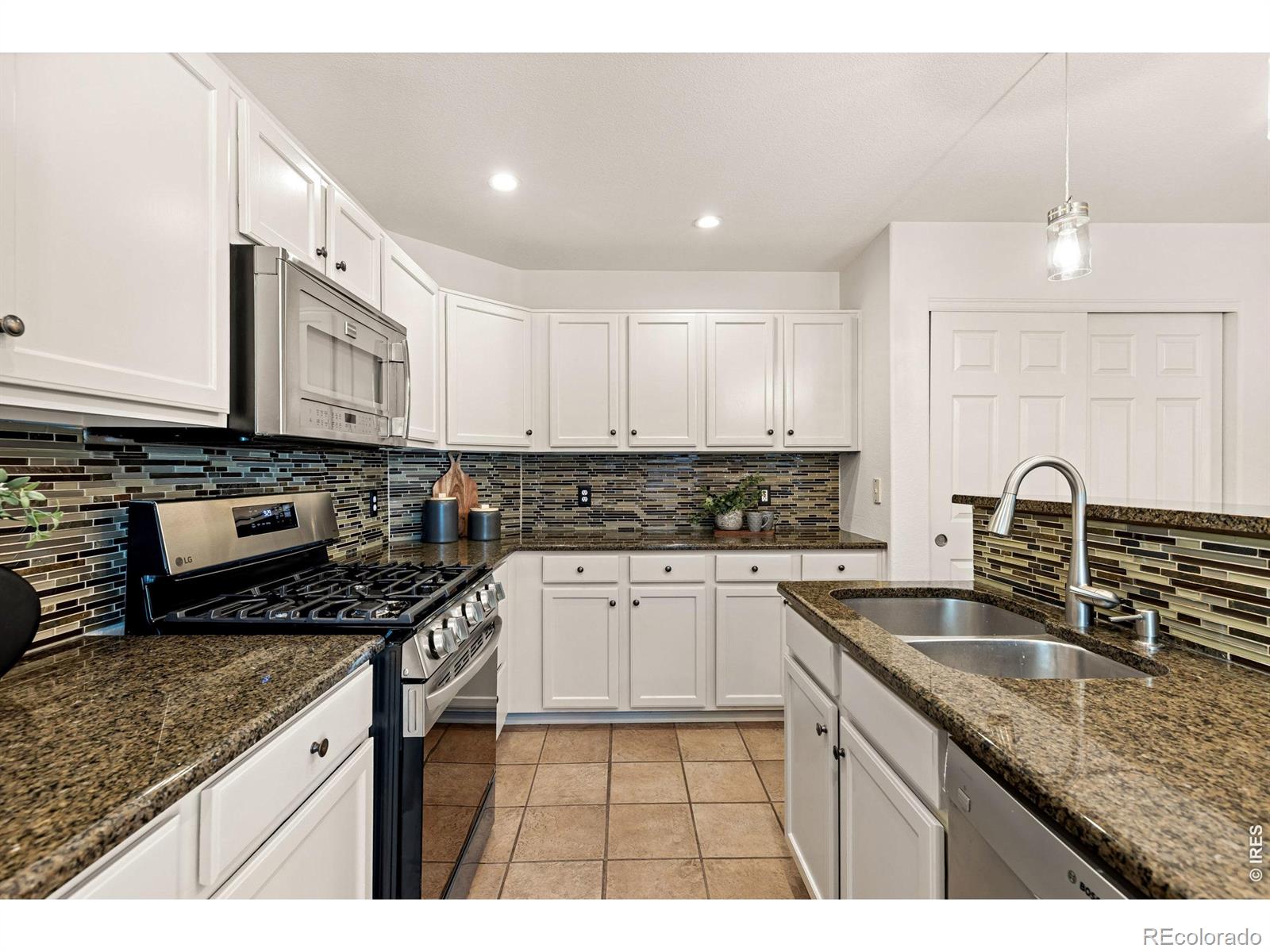 MLS Image #10 for 434  pinewood circle,lafayette, Colorado