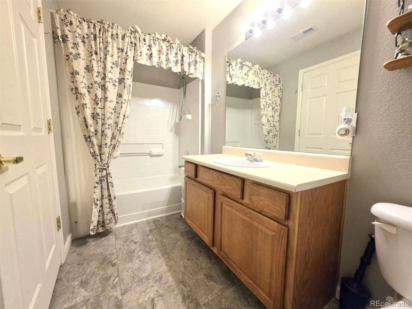 MLS Image #10 for 10035 e carolina place,aurora, Colorado